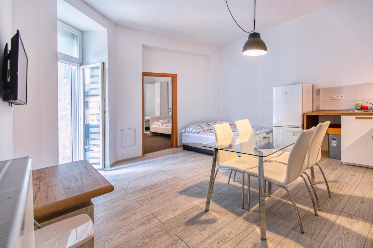 Apartamenty Jana คาโตวีตเซ ภายนอก รูปภาพ