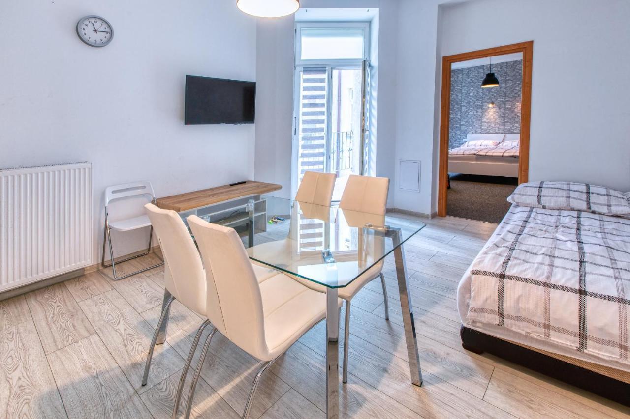 Apartamenty Jana คาโตวีตเซ ภายนอก รูปภาพ